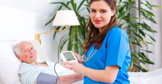 Soins palliatifs à domicile pour personnes âgées