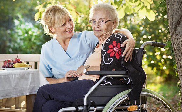 Aide à domicile pour les personnes âgées dans le Maine-et-Loire - Petits-fils