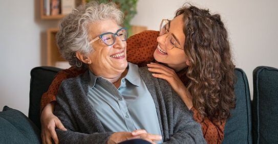 Comment vieillir sereinement à domicile ?