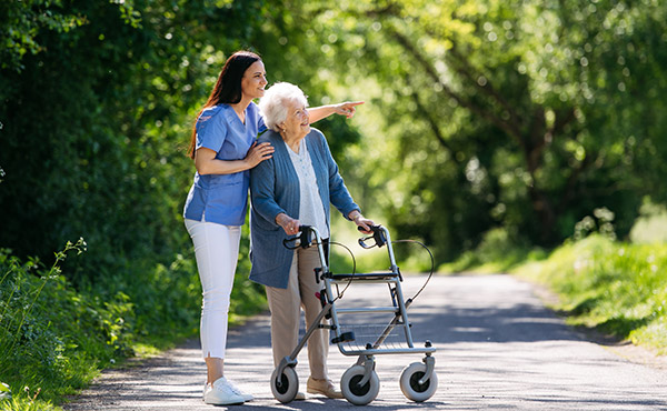 Aide à domicile pour les personnes âgées à Bourges - Petits-fils